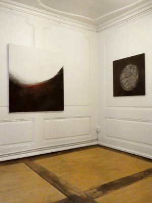 Lignes noires et terre