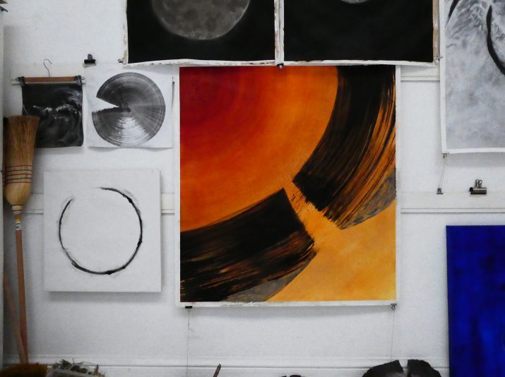 Mur-d'atelier-avec-pièce-retournée
